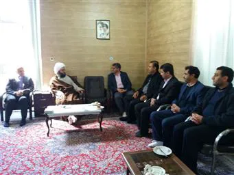  دیدار کارکنان شبکه بهداشت و بیمارستان امام حسین (ع)هشترود با امام جمعه محبوب شهرستان